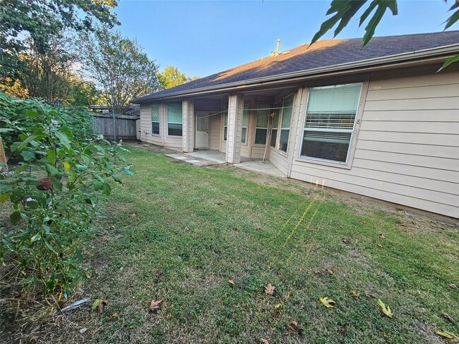 Building Photo - 201 Cedar Branch Dr