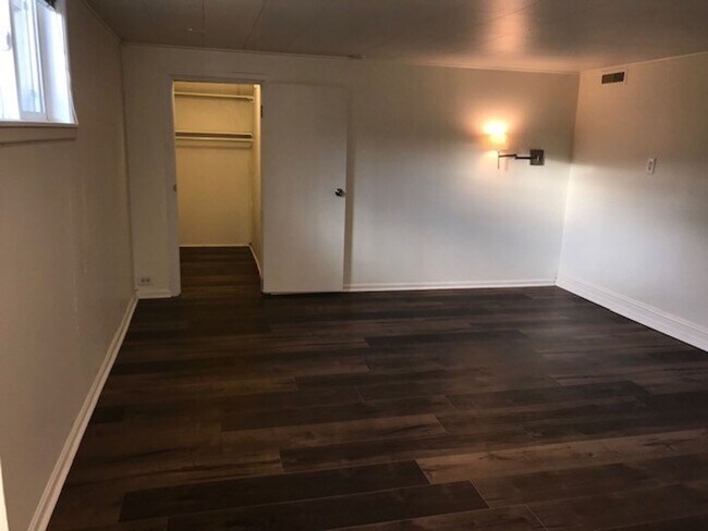 Building Photo - Pre-leasing-Beautiful Bryant Large Remodel...