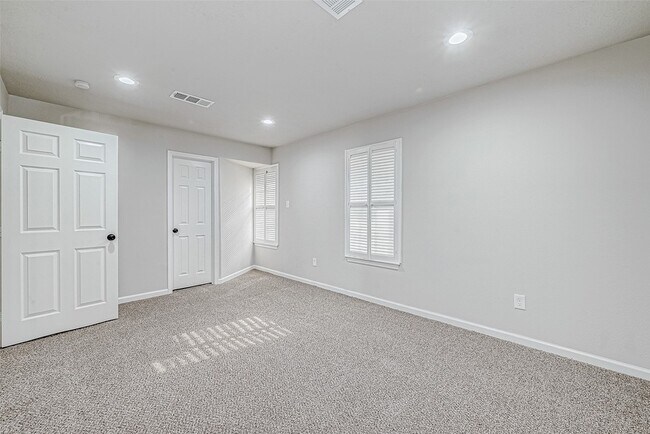Building Photo - 3102 Glenn Lakes Ln