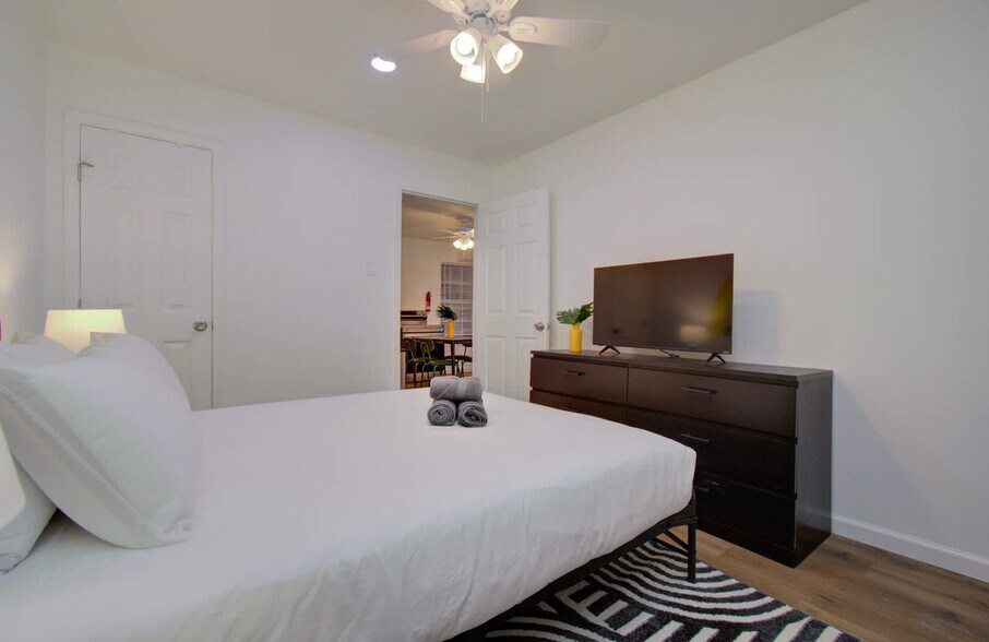 Building Photo - 6400 Sherman St