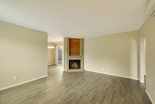 Building Photo - 900 N Harbor Blvd