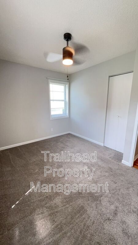 Building Photo - 8105 NE San Rafael Dr