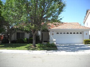 Building Photo - Nice home with nice amenities in NW neighb...