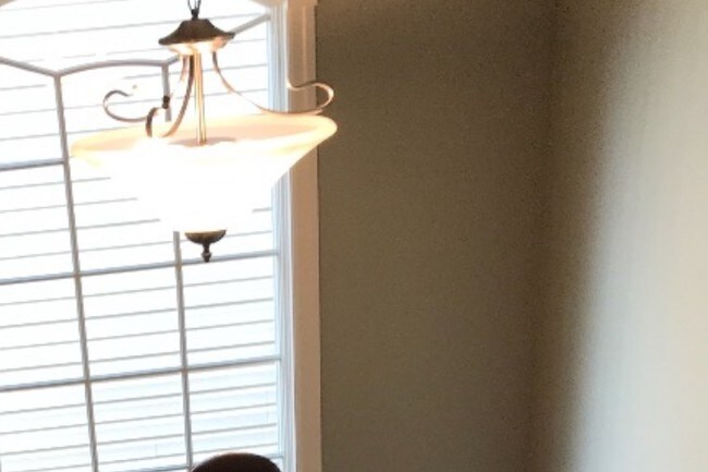 Building Photo - 541 Sweetbriar St