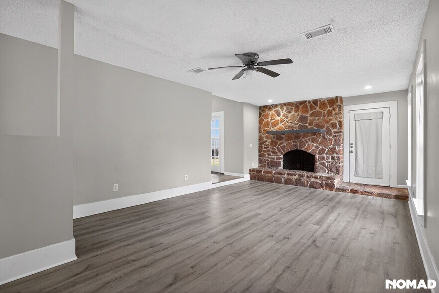 Building Photo - 17805 Villa Way Dr