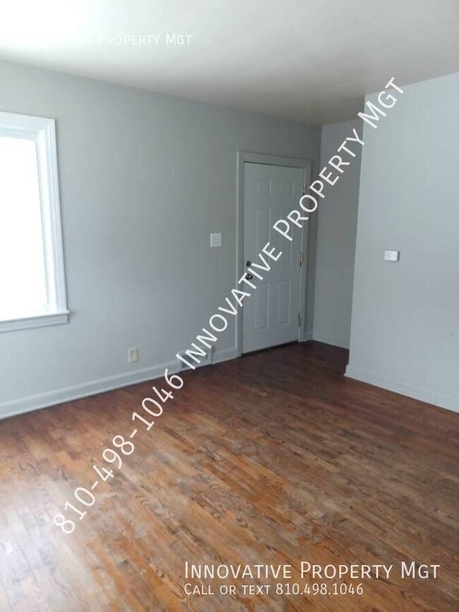 Building Photo - 2213 Savoy Ave