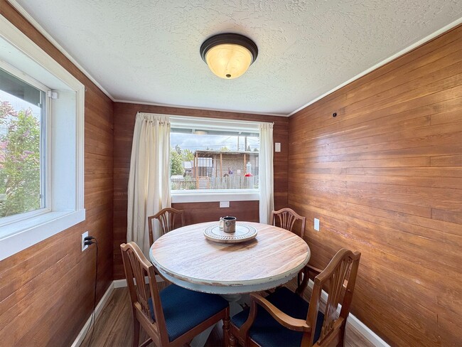 Building Photo - Charming Home for Lease