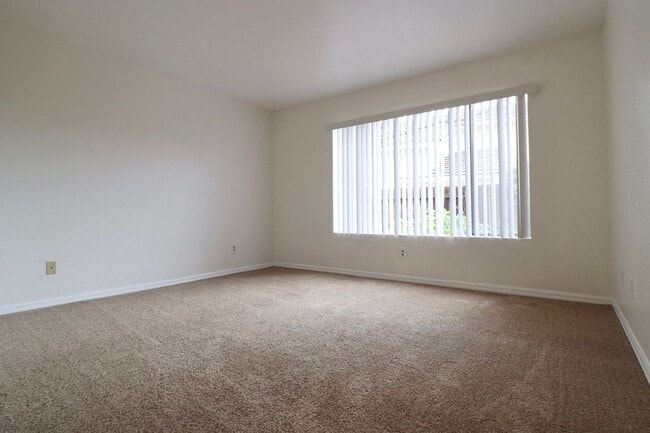 Building Photo - Welcome to this updated single-story 3-bedroom, 2-bath home located in the desirable Fairfield Mi...