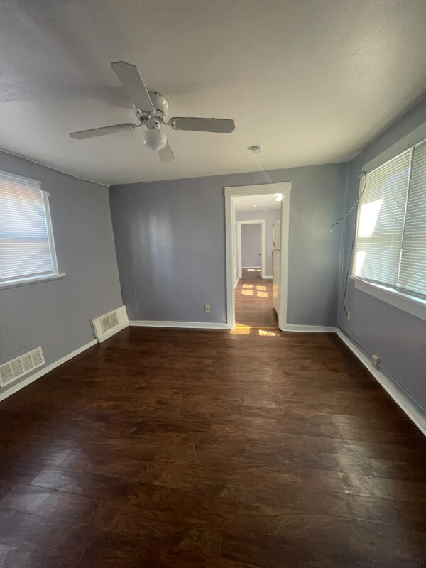 Building Photo - 115 Sycamore St