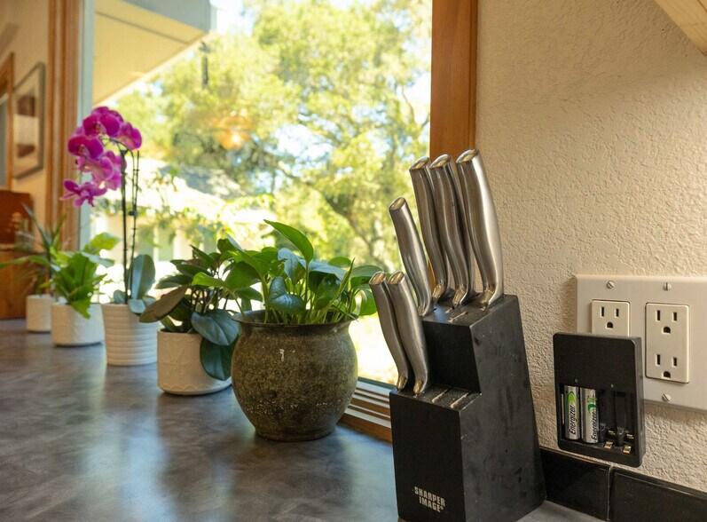 Building Photo - 611 Rheem Blvd