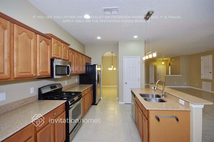 Building Photo - 809 James Way