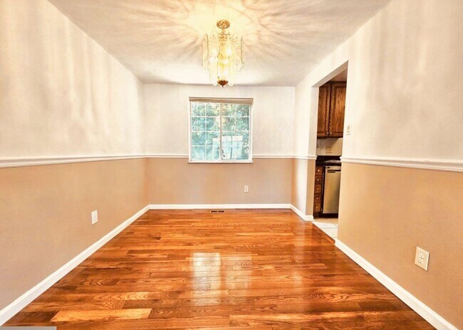Building Photo - 8465 Summer Breeze Ln