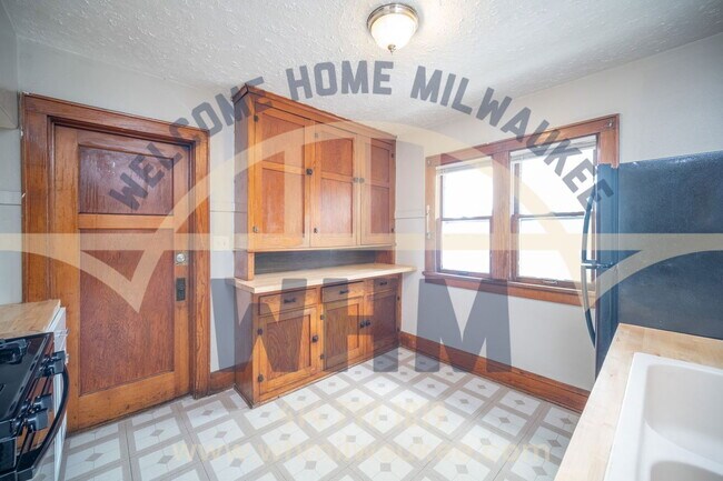 Building Photo - 2904 N 55th St