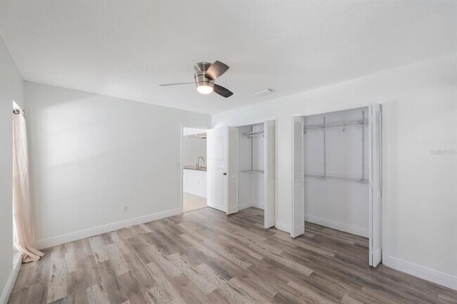 Building Photo - 16132 Country Crossing Dr