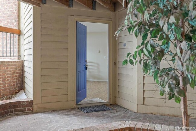 Building Photo - 2620 Greenstone Blvd