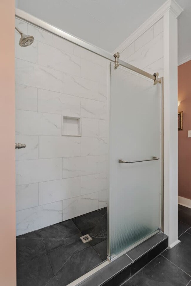 Building Photo - 509 Dabbs St