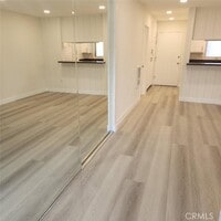 Building Photo - 1040 W MacArthur Blvd