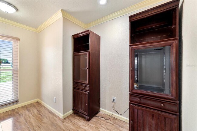 Building Photo - 5330 King's Ct