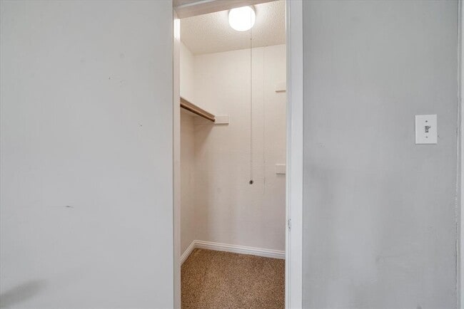 Building Photo - 16906 Pocono Dr