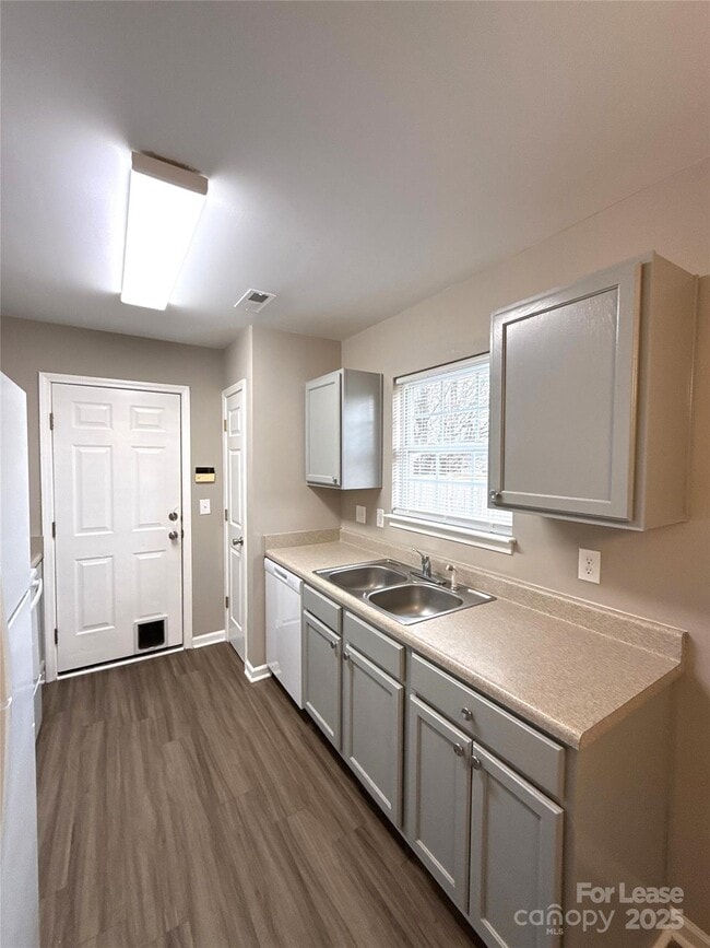 Building Photo - 3631 Joel Turner Dr