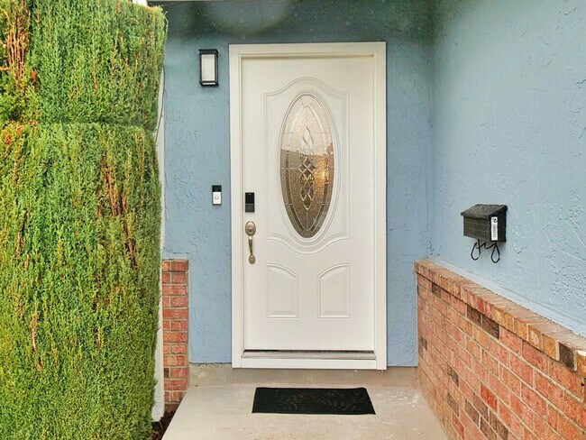 Building Photo - 4240 Camden Ave