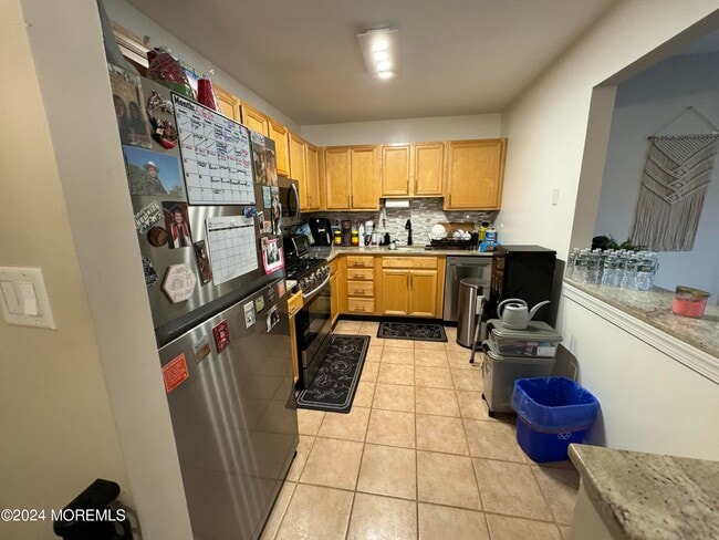 Building Photo - 402 Wedgewood Cir