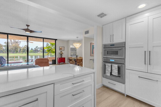 Building Photo - 910 Island Dr