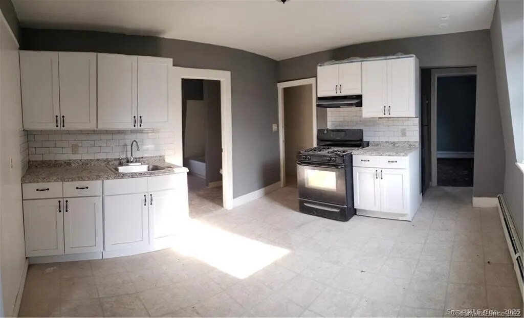 kitchen - 1599 Chapel St
