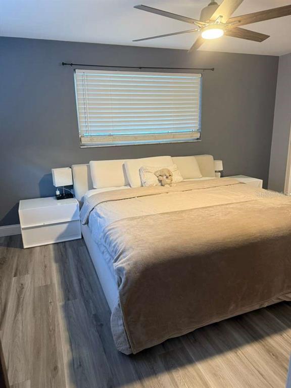 Building Photo - 2021 Valley Dr