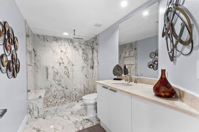 Building Photo - 2/2 in Marina Grande