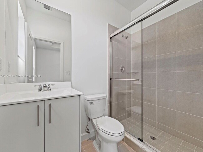 Building Photo - 1538 SE 27th Rd