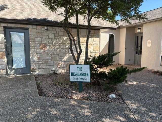 Building Photo - 2027 Balmoral Dr