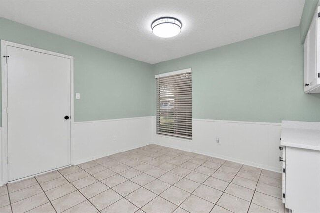Building Photo - 1811 Eastfield Dr