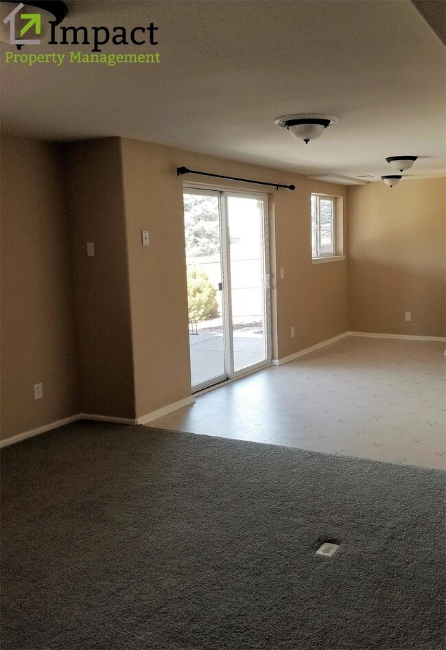 Building Photo - 11595 Crow Hill Dr