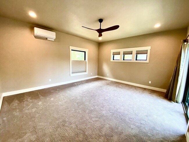 Building Photo - 13THTOWNHOME