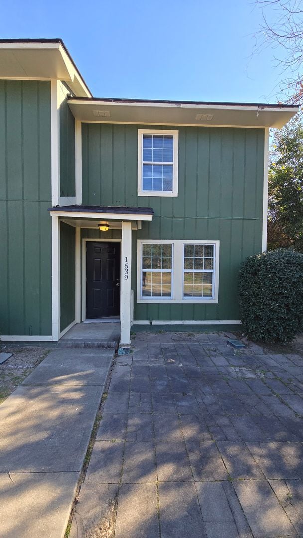 Building Photo - West Columbia