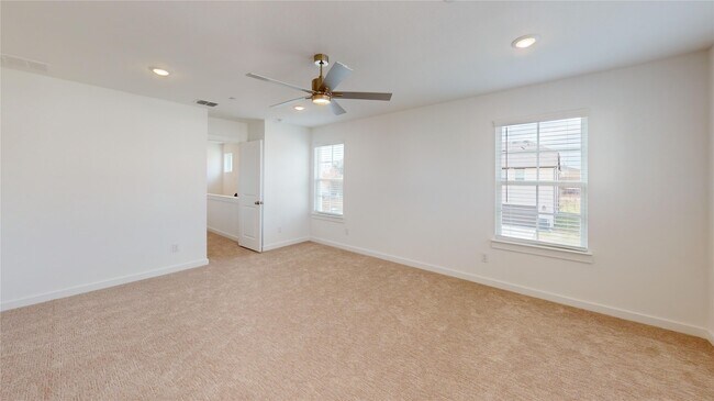 Building Photo - 2920 ELLE DR