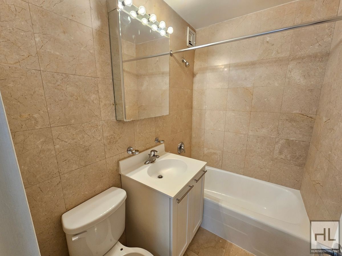 Building Photo - 1-Bedroom Apartment by Union Square | 5th Floor, Full-Service Building