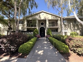 Building Photo - Spacious One Bedroom in Downtown Menlo Park