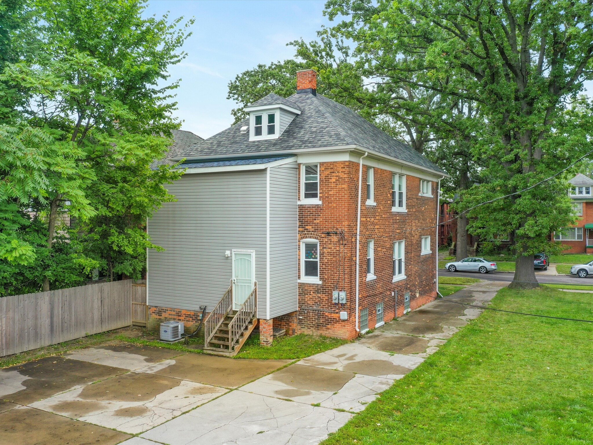 Exterior of house - 1202 Lawrence St