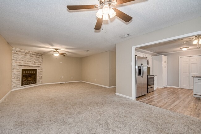 Building Photo - 4410 Goshen Lake Dr S