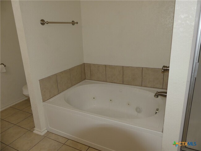 Building Photo - 664 Northern Lights Dr