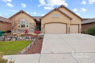 Building Photo - BEAUTIFUL 4BD + BONUS ROOM/3BA/3 CAR GARAG...