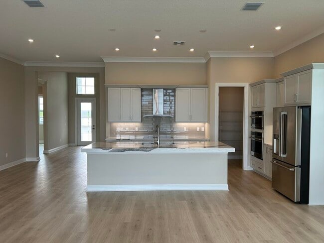 Building Photo - 11243 SW Pietra Wy