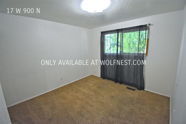 Building Photo - Lovely 4 Bed Orem Unit! No Deposit Option!