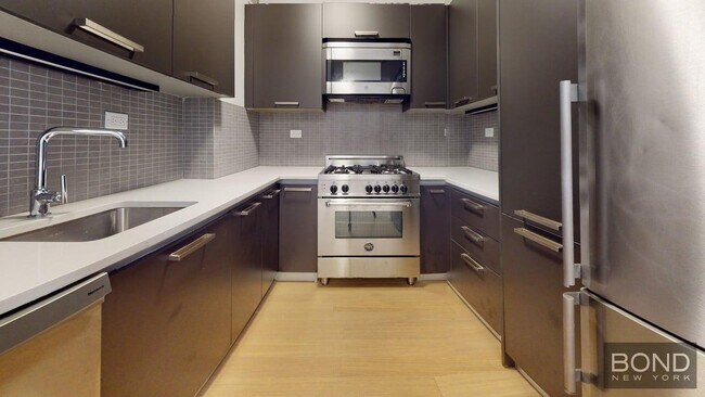 Building Photo - 222 E 39th St