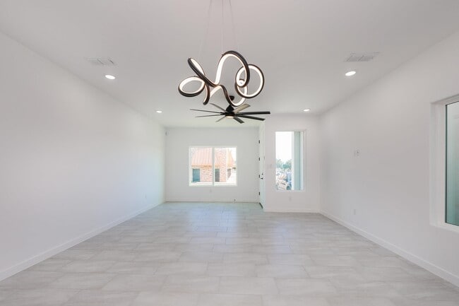 Building Photo - 8218 Casa Verde Rd