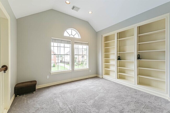 Building Photo - 13023 Dogwood Blossom Trail