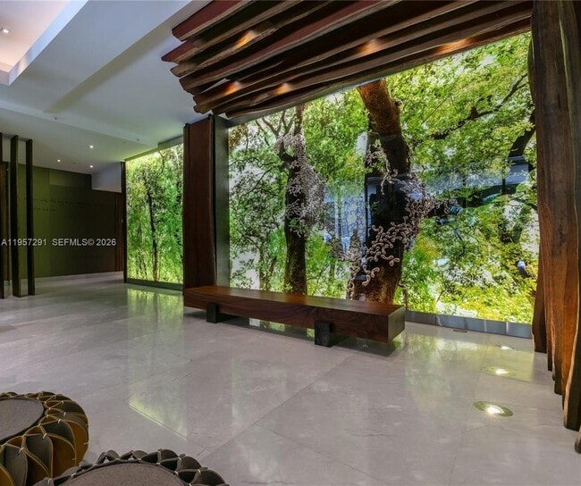 Building Photo - 1010 Brickell Ave