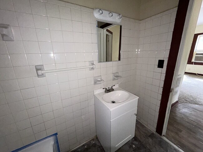 Building Photo - Duplex for Rent